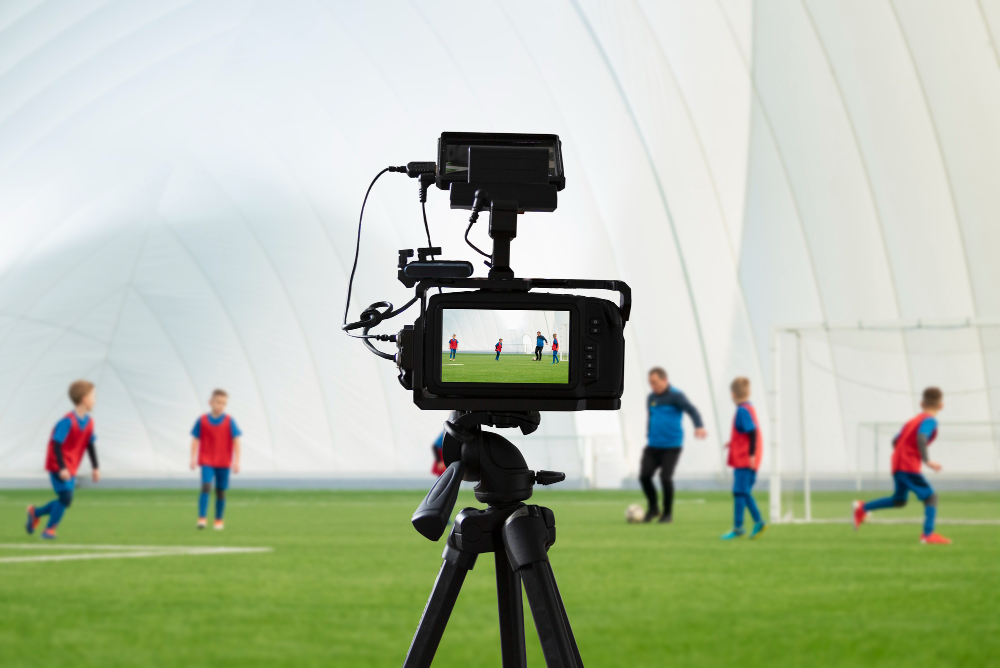 Portable-video-tower-for-sports-filming